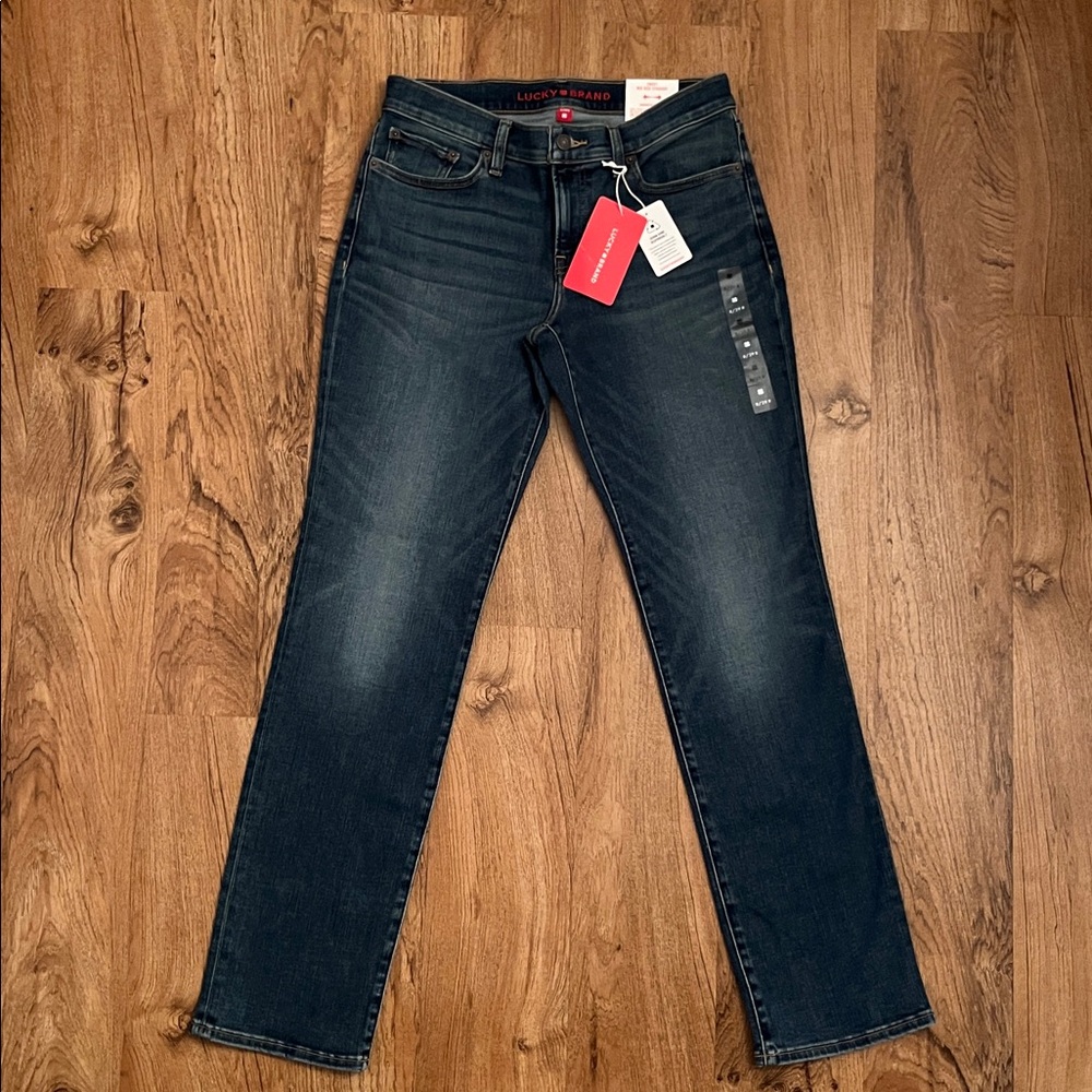 NWT Lucky Brand Mid-Rise Sweet Straight Jeans - Picture 2 of 13